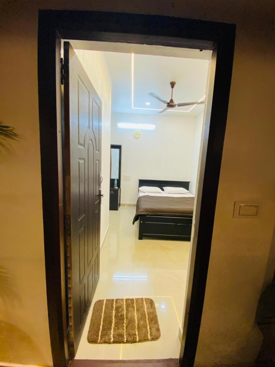 The Ocean View Hotel Ullāl Exterior photo
